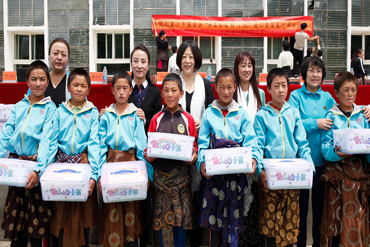 “HELLO小孩”爱心套餐发放现场 1.jpg